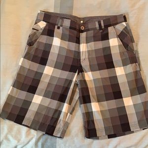 Men’s sz 36 Lululemon shorts